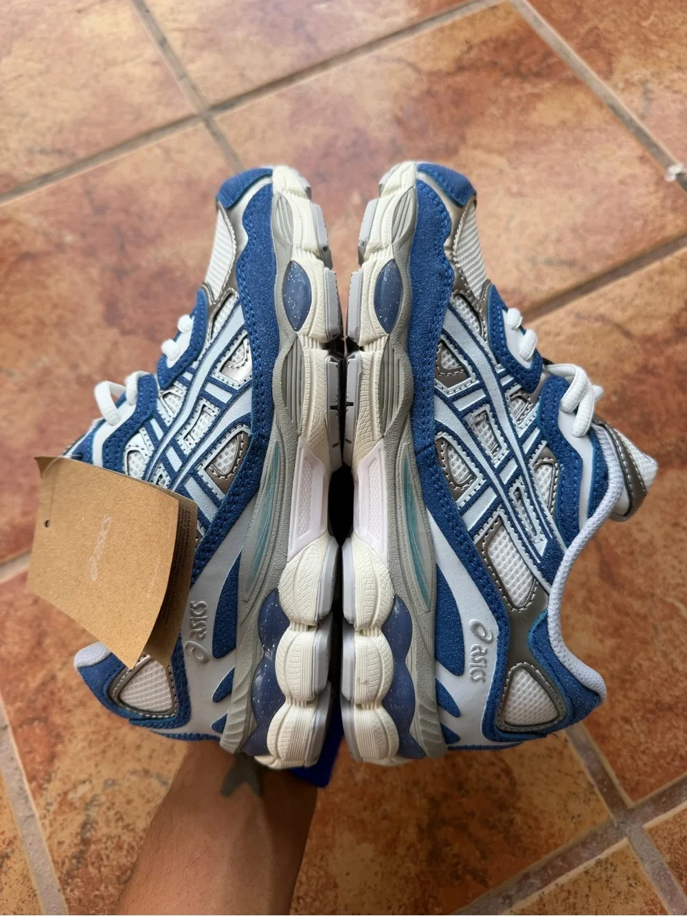 Size 4.5 Men’s And Women’s 6 - Asics Gel Kayano NYC Blue